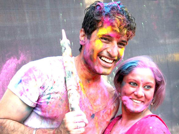 dia and arshad promote hum tum aur ghost at zooms holi party 18
