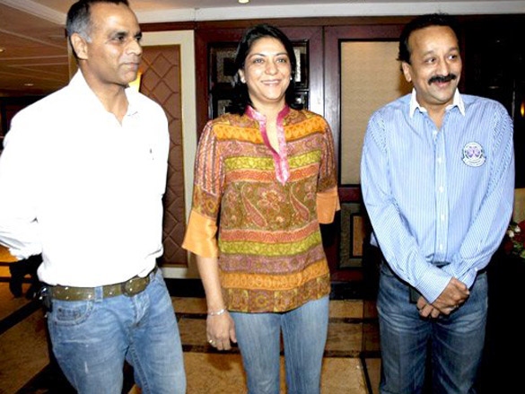 dino morea and sonia mehra grace beautiful bandra media meet 8