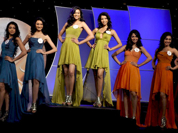 femina miss india 2010 finalists unveils femina crown 11