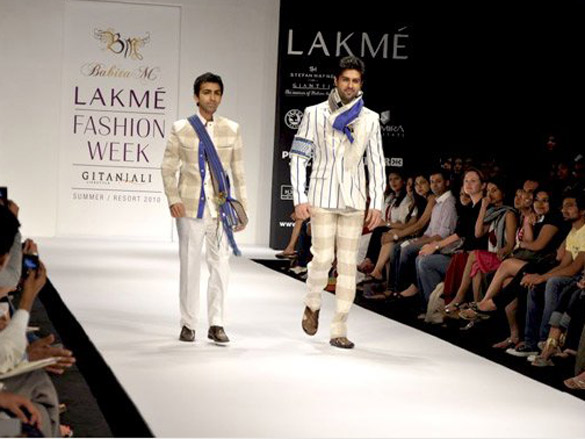 harman baweja walks the ramp for babita malkani at lakme fashion week 2010 4