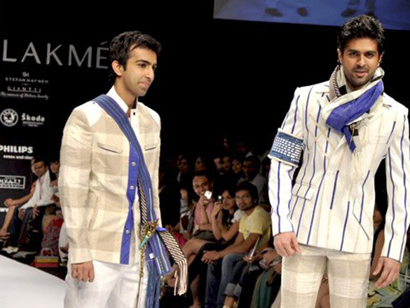 harman baweja walks the ramp for babita malkani at lakme fashion week 2010 8