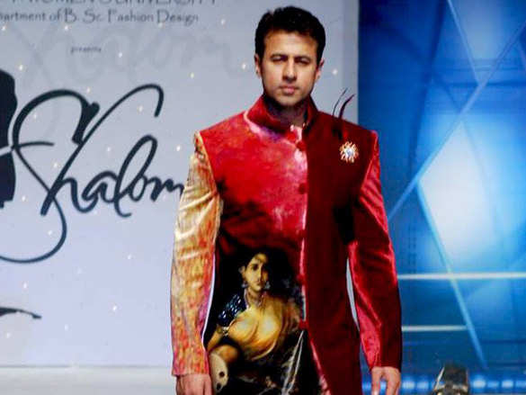 jackky bhagnani milind soman with top models on the ramp for sndt show 13