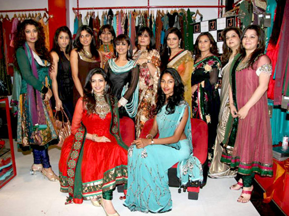 jaya mishras valentine collection launch by nayab udhas and sheeba 11