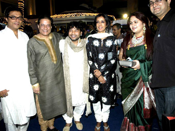 kailash kher celebrates his 1st wedding anniversary and sons 1st birthday 4