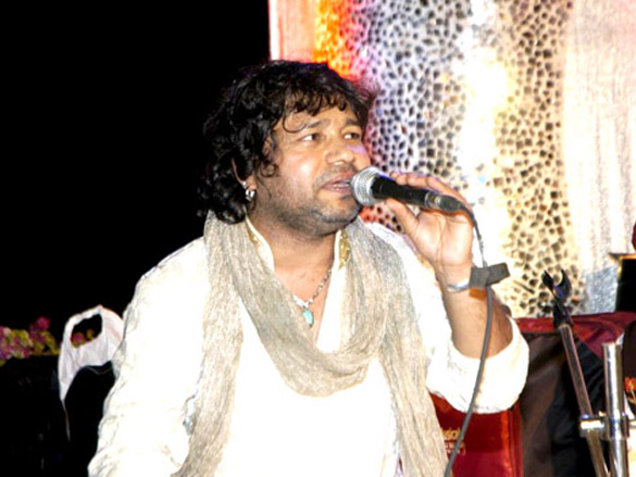 kailash kher celebrates his 1st wedding anniversary and sons 1st birthday 6