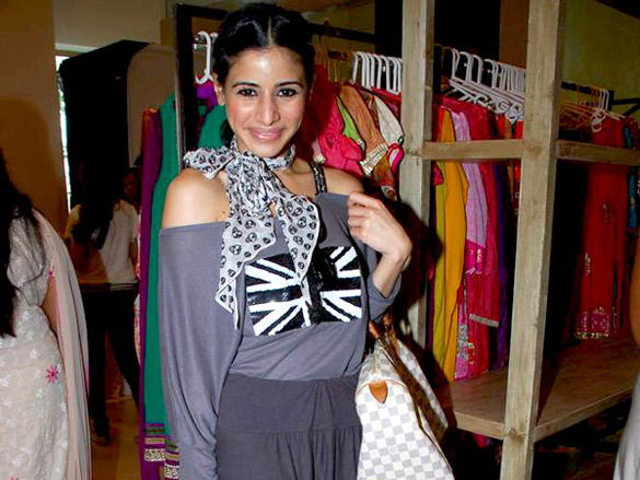 lara twinkle sophie malaika and bobby deol at araish event 13