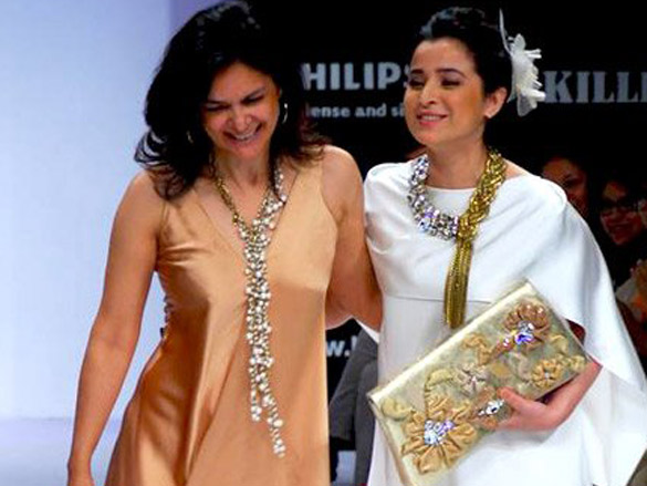 models walk the ramp at group accessory show at lakme fashion week 2010 3