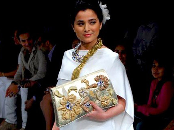 models walk the ramp at group accessory show at lakme fashion week 2010 5