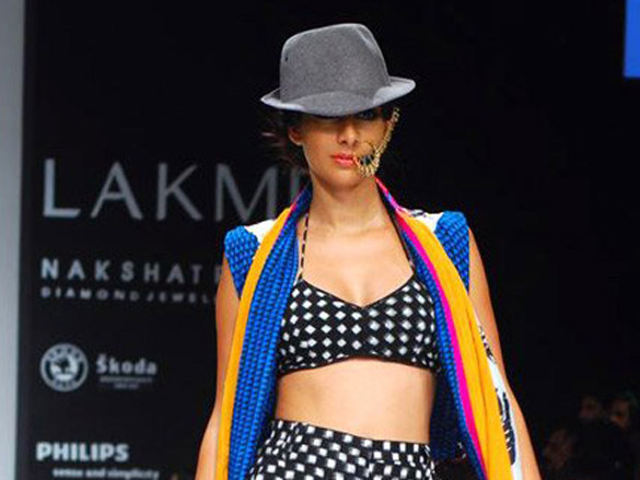 models walk the ramp at masabas show at lakme fashion week 2010 6