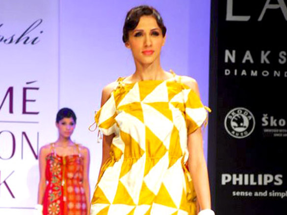 models walk the ramp at purvi doshis show at lakme fashion week 2010 5