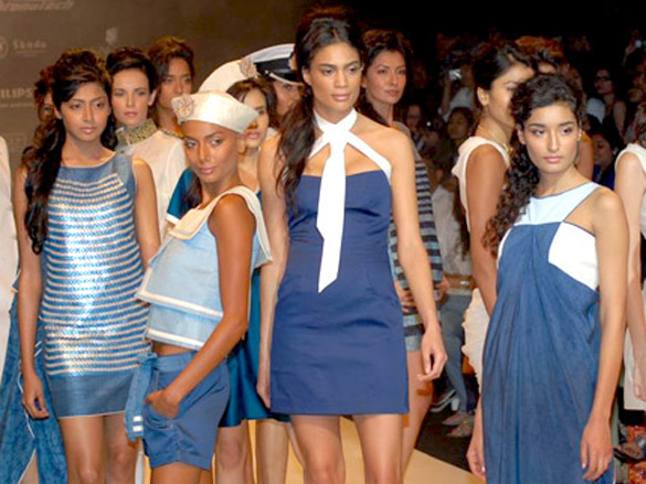 models walk the ramp at rimi nayaks show at lakme fashion week 2010 6