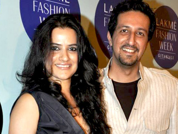mugdha walks the ramp for pria kataria puri at lakme fashion week 2010 16