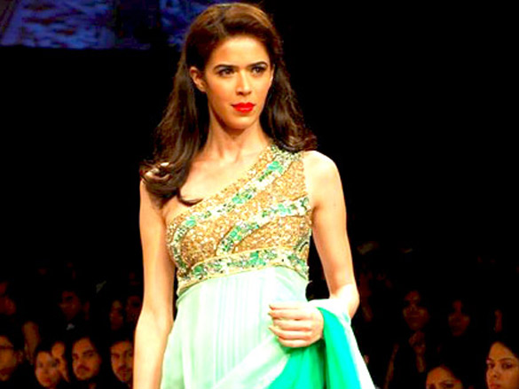 mugdha walks the ramp for pria kataria puri at lakme fashion week 2010 24