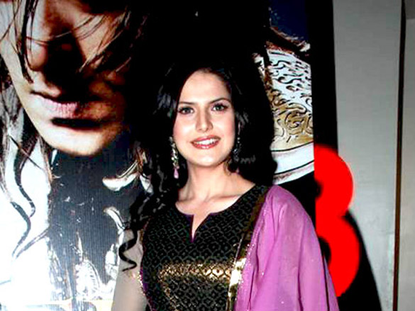 mugdha sonal chauhan and vidya malvade at veer screening 10