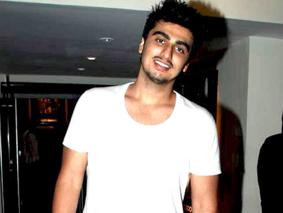 mugdha sonal chauhan and vidya malvade at veer screening 16