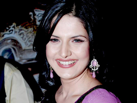 mugdha sonal chauhan and vidya malvade at veer screening 29