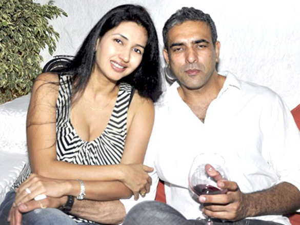 neetu shreya saran and kim sharma grace aarohi brio and basso wine launch 21