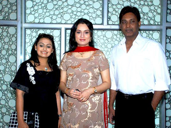 padmini kolhapure returns with film saath rahega always 5