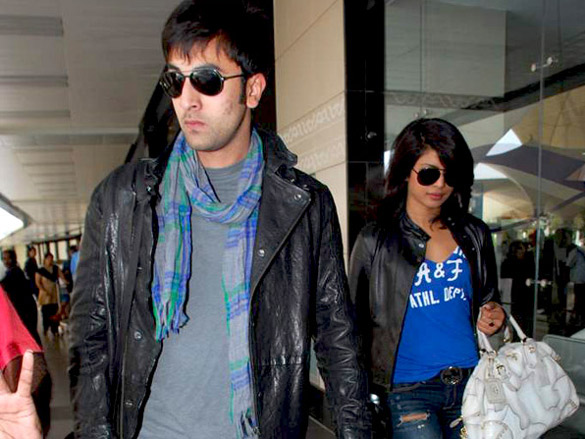 ranbir and priyanka spotted at mumbai airport 4