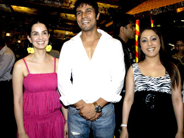 ritesh deshmukh launches khaugalli 9