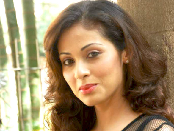 sada photo shoot to promote her new film click 5