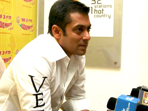 salman at 98 3 fm radio mirchis studio 7