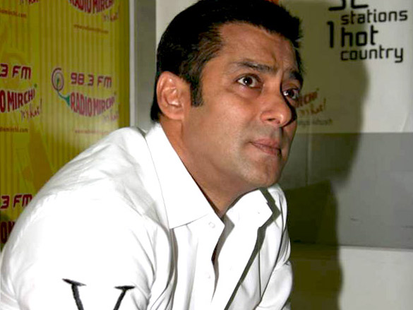 salman at 98 3 fm radio mirchis studio 8
