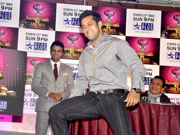 salman khan and mithun bond at cintaa superstars ka jalwa launch 7