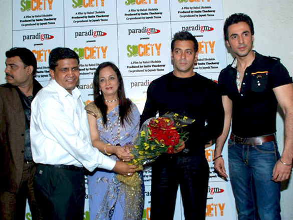 salman khan at the launch of smita thackerays film society 4