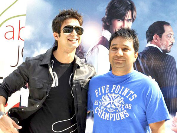 shahid kapoor promotes paathshaala at a charity cricket match 3