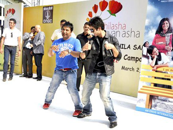 shahid kapoor promotes paathshaala at a charity cricket match 6