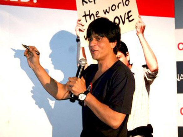 shahrukh khan promotes my name is khan at multiplexes 4
