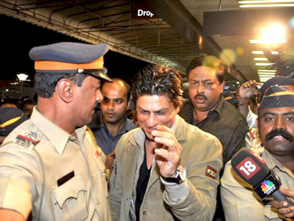 shahrukh kajol and karan leave for abu dhabi for the premiere of my name is khan 7