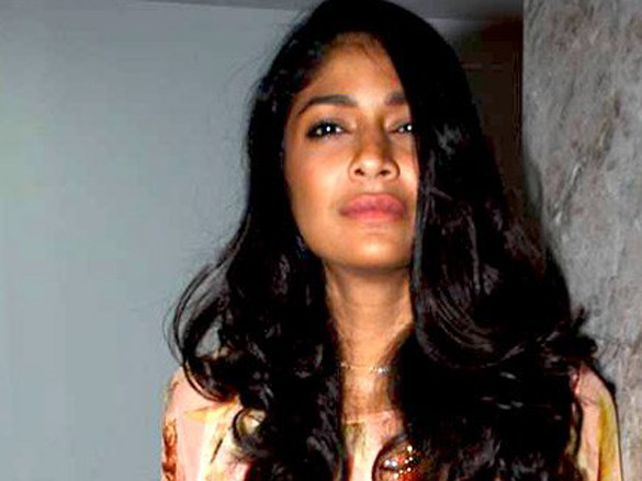 sherlyn at gayatri khannas latest collection launch 12