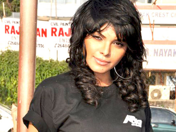 sherlyn chopra and pooja chopra grace redbull freestyle football finale 10
