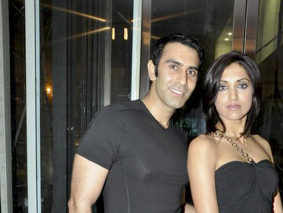 sushmita and lara dutta grace queenie dhodys giantti launch 18