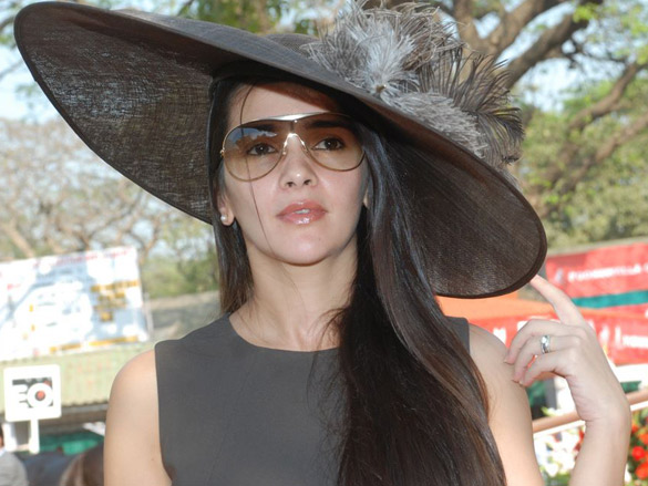 tara sharma and manasi scott at poonawala millionaire race 3