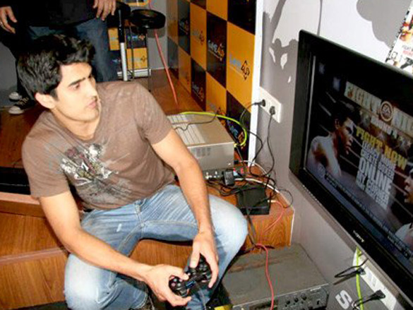 vijender singh at milestones game 4 you new game store launch 4