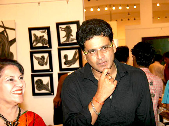 mahima and manoj bajpai grace poet and artist kiran chopras exhibition 10
