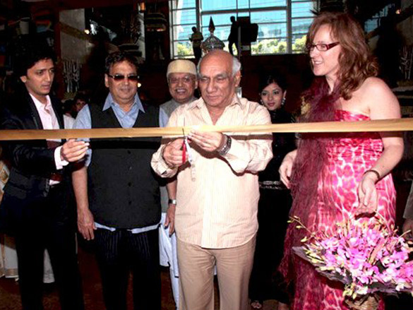 yash chopra subhash ghai and ritesh inaugurates bollywood exhibition 3