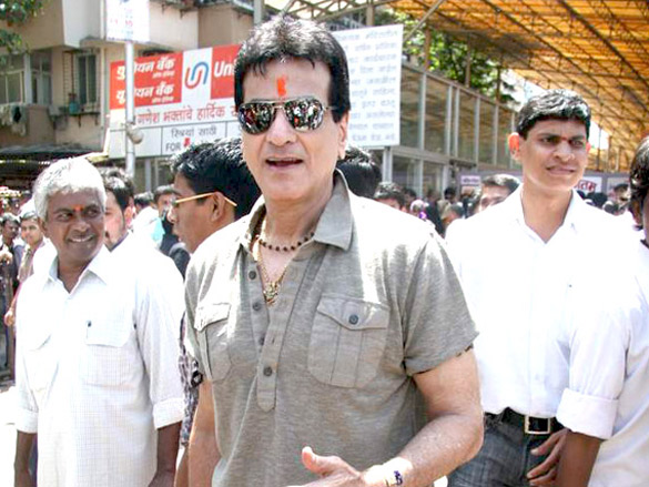 mahesh manjrekar seeks blessing at siddhivinayak for his film city of gold 6
