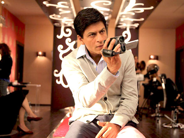 on the sets of my name is khan 8