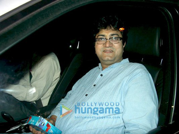 aamir khan celebrates diwali with a card party 7