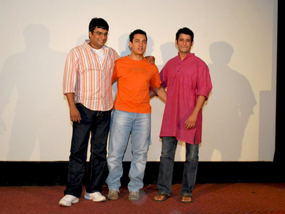 aamirsharman and madhavan unveil 3 idiots first song 3