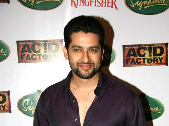 acid factory cast walks the ramp for archana kocchar 7