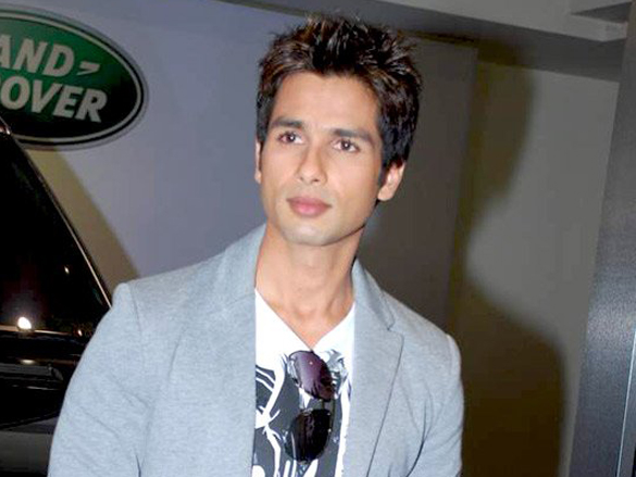 actor shahid kapoor at range rover event 7