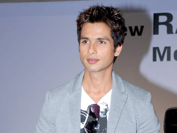 actor shahid kapoor at range rover event 8