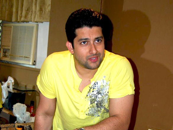 aftab and aamna talk about aao wish karein 8