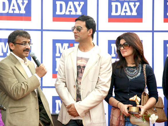 akshay and twinkle at turf club racing finale 5