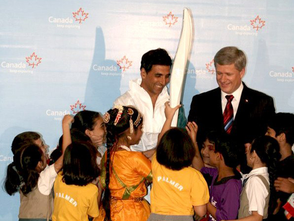 akshay kumar to be the indian torchbearer at 2010 olympics 3